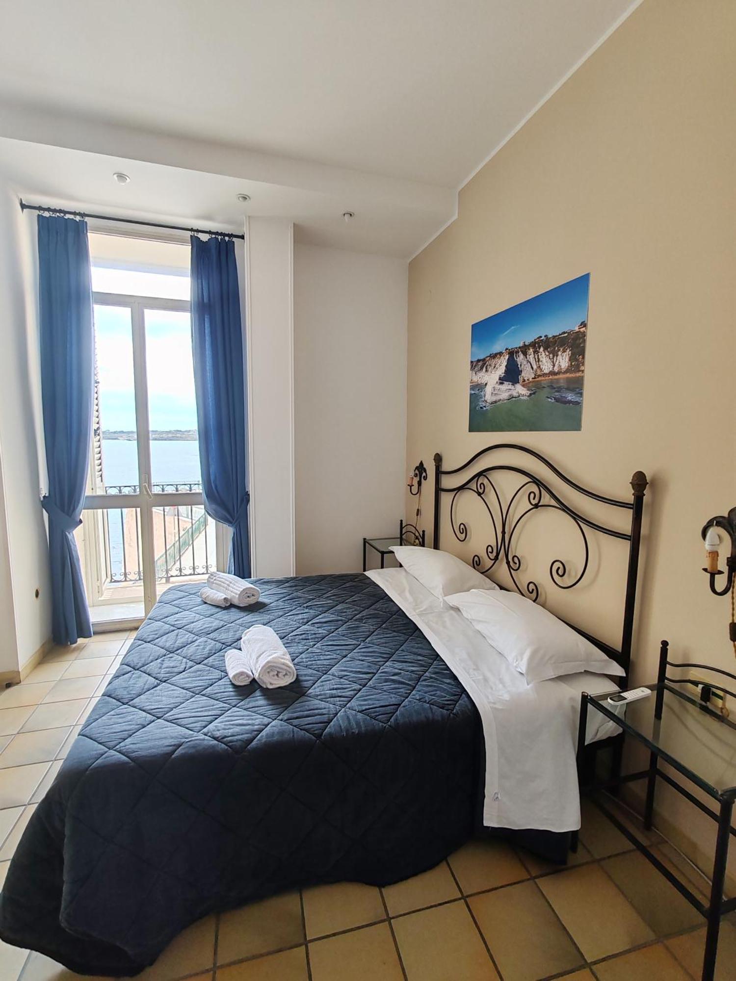 סירקוזה Life Hotels Residence Dei Baroni מראה חיצוני תמונה